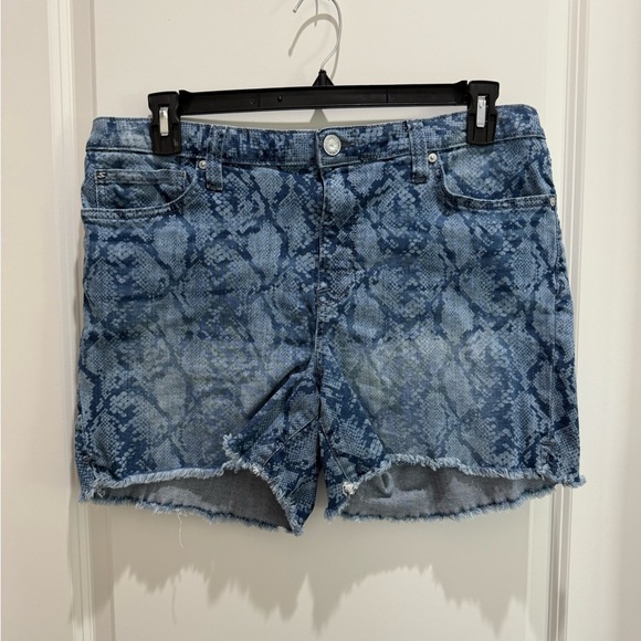 Seven7 Blue Jean Shorts with Artistic Wash - Picture 1 of 3